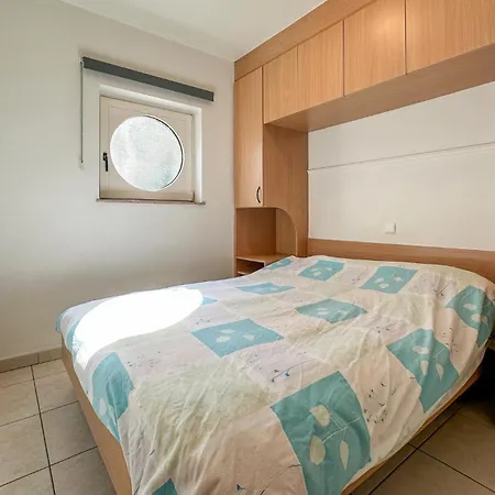 1 Bedroom Lovely In * بريدين